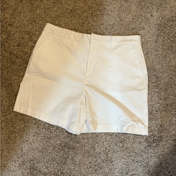 Anne Klein White Bermuda Shorts - Picture 1 of 4